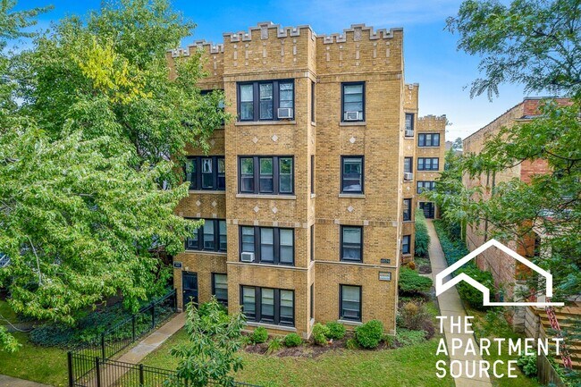 Building Photo - 4857 N Paulina St