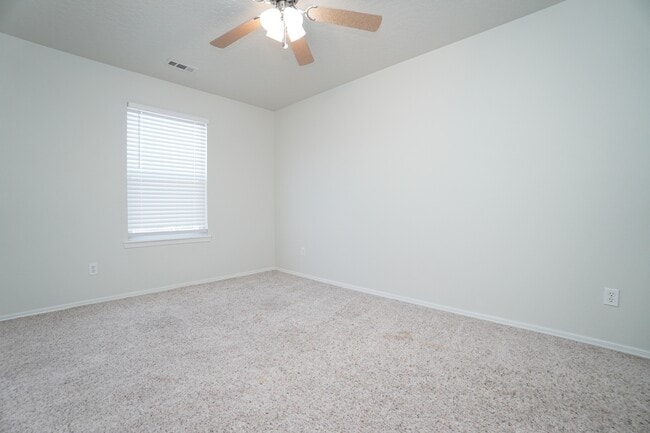 Building Photo - 16274 Silver Creek Ave