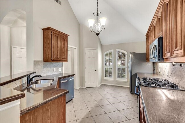 Building Photo - 15814 Finwood Ln