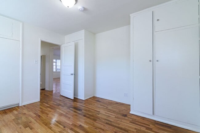 Building Photo - 10474 Eastborne Ave