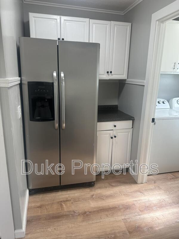 Building Photo - 5 Sheridan St