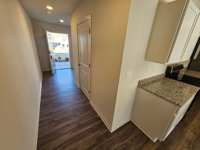 Building Photo - Modern 3-Bed / 2.5-Bath Townhome — New Con...
