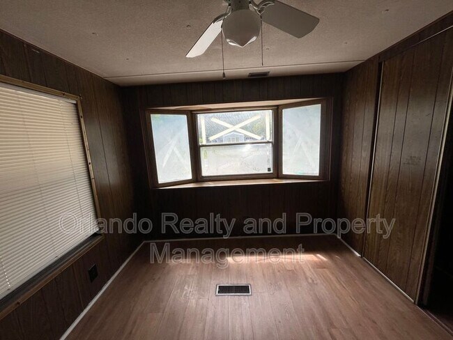 Building Photo - 7709 Brentwood Dr