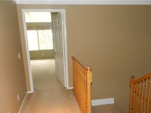 Building Photo - BEAUTIFUL MOUNTAIN VIEW 4BED/3BATH PLUS DE...