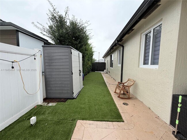 Building Photo - 8737 NW 168th Ln