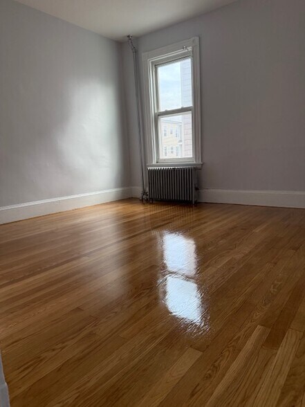 Building Photo - 161 Beacon St