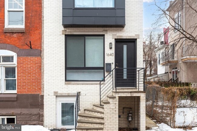 Building Photo - 1640 Edgley St