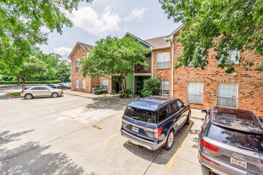 Building Photo - 4464 Highland Rd