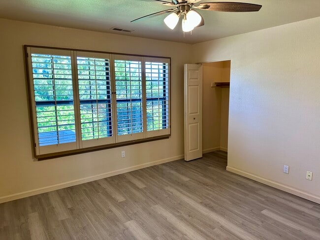 Building Photo - 11456 N Fairway Dr