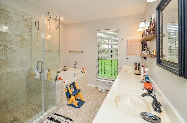 Building Photo - 1307 Irish Mist Ct