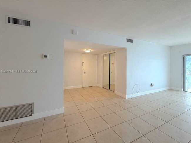 Building Photo - 1075 92nd St