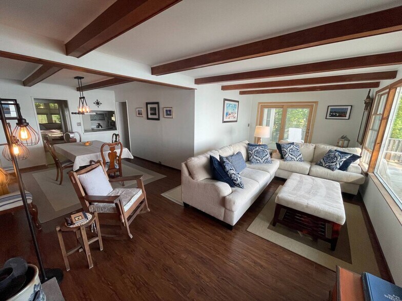 Building Photo - 91 Shore Rd