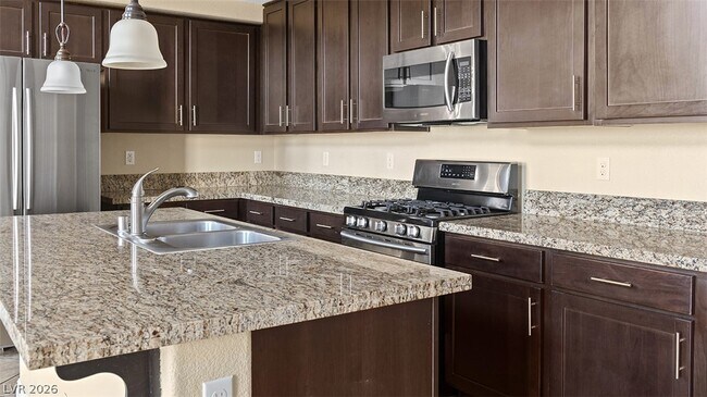 Building Photo - 7565 Norman Rockwell Ln