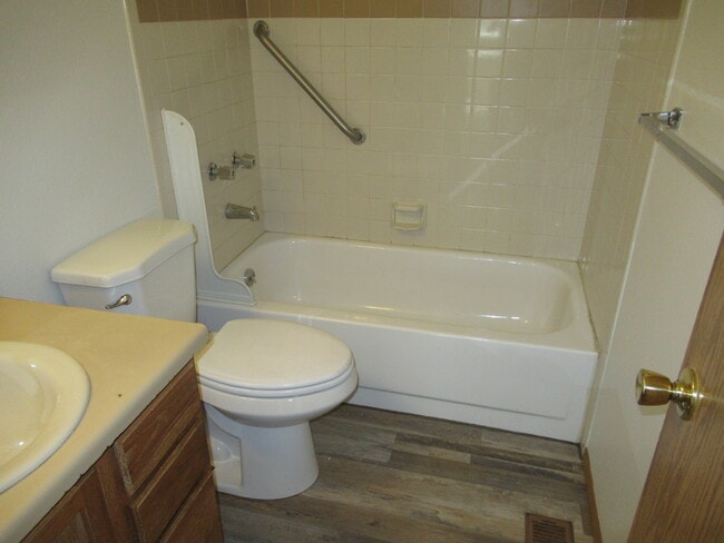 Building Photo - 5208 Solar Ridge Dr