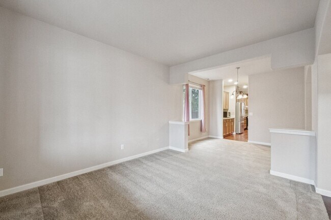 Building Photo - Well maintained 4-Bedroom 2.5 bath Graham home w/ Multiple Living Areas