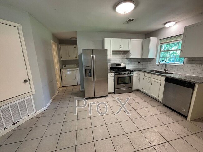 Building Photo - 6450-6462 W Nicole Ln