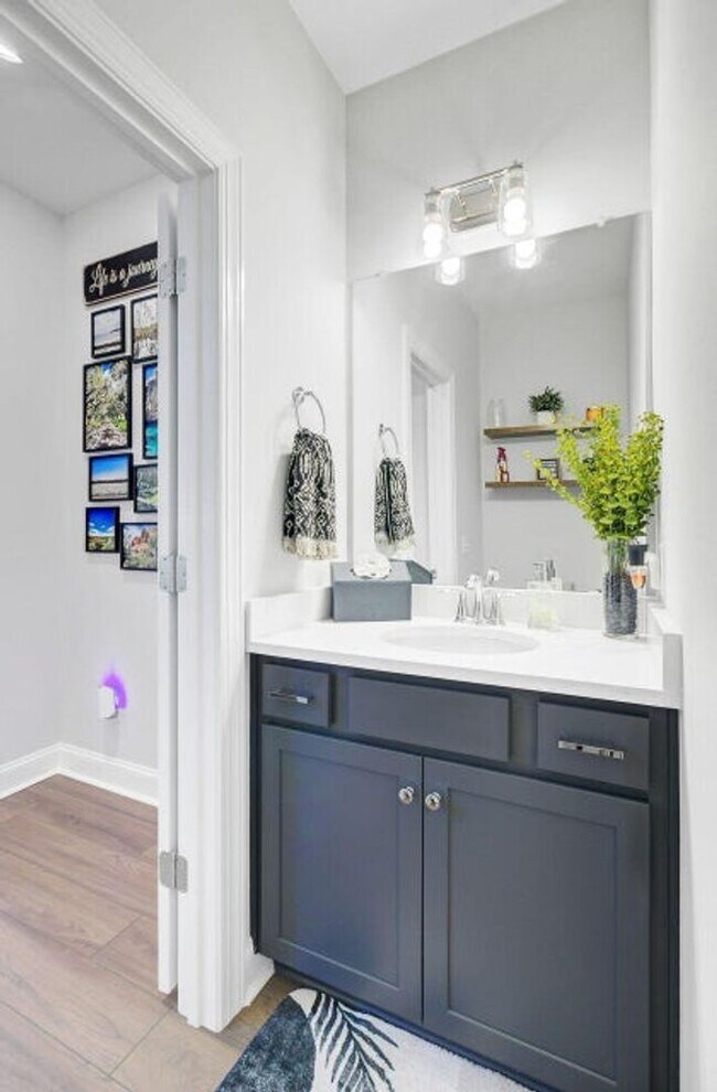 Building Photo - 3 Bedroom, 2.5 Bathroom Home in Oakley Pointe - Moncks Corner