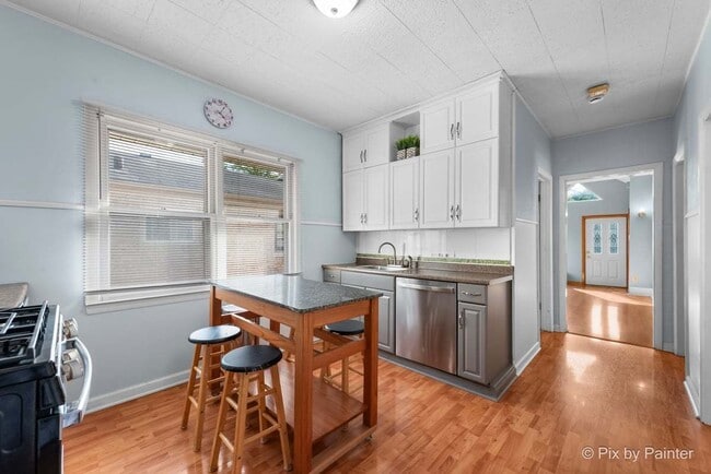 Building Photo - 2225 N 76th Ct