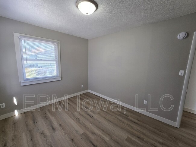 Building Photo - 634 Englewood Ave