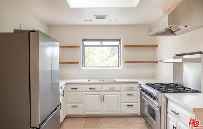 Building Photo - 5239 San Feliciano Dr