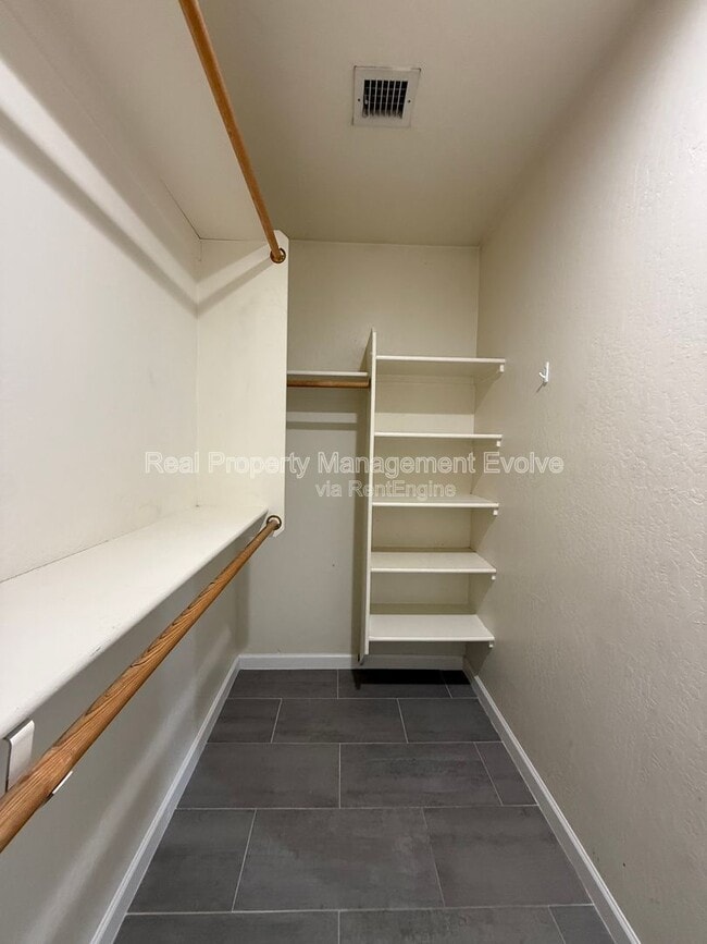 Building Photo - 3085 N 87th Pl