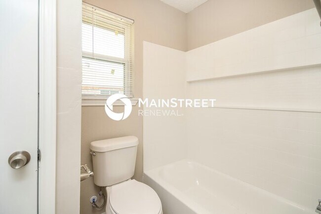Building Photo - 3 Bedroom Pet-Friendly Home in Missouri City, TX with Main Street Renewal