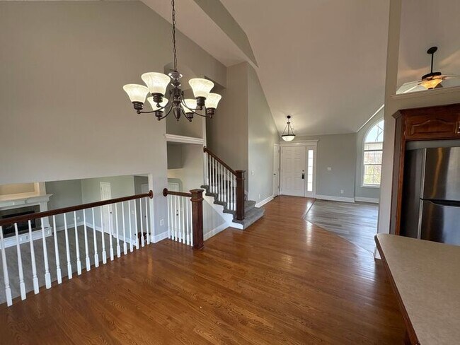 Building Photo - 3-Bedroom Home in a Quiet, Relaxing Neighb...