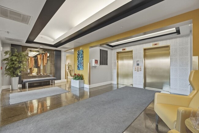 Building Photo - 2-bedroom, 2-bathroom condo with city views