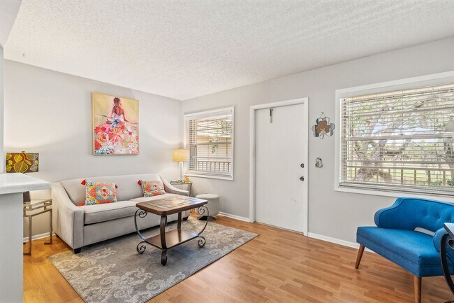 Building Photo - 11 Vis Gdns Trl