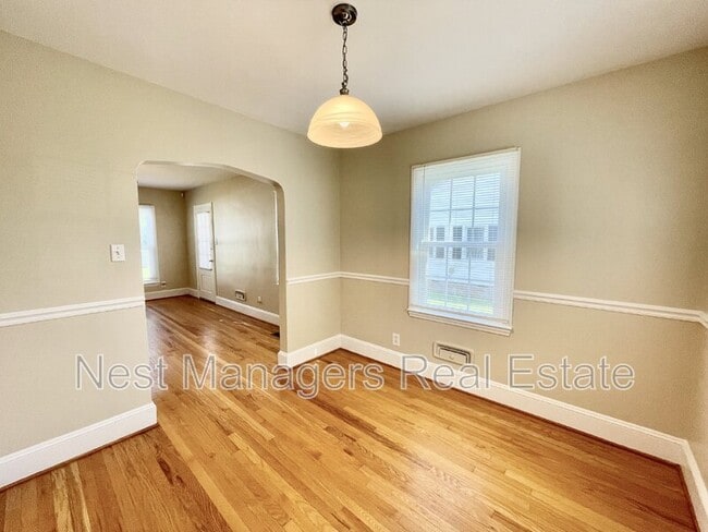 Building Photo - 122 Camellia Dr