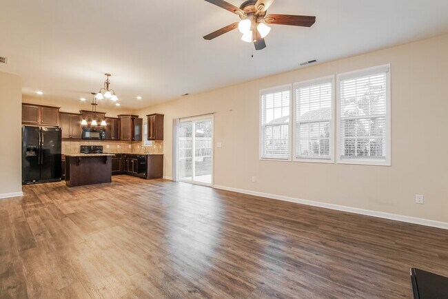 Building Photo - 536 McCarthy Dr