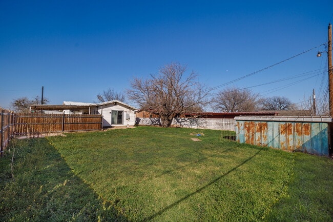 Building Photo - Short Term Lease