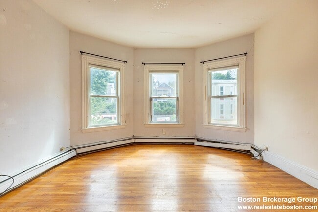 Building Photo - 59-61 Hillside St. Unit 3