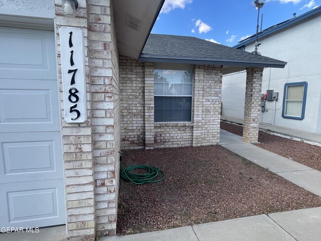 Building Photo - 11785 Snow Hawk Dr