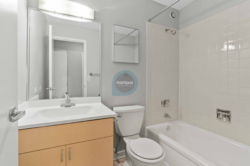 Building Photo - 1197 S Michigan Ave