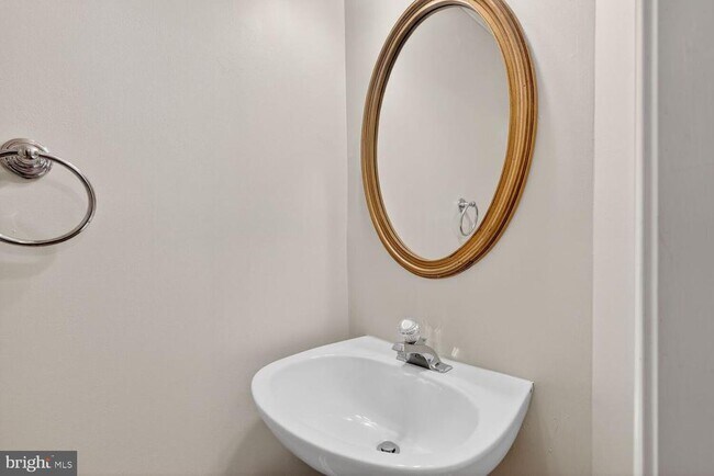 Building Photo - 7409 Gadsby Square