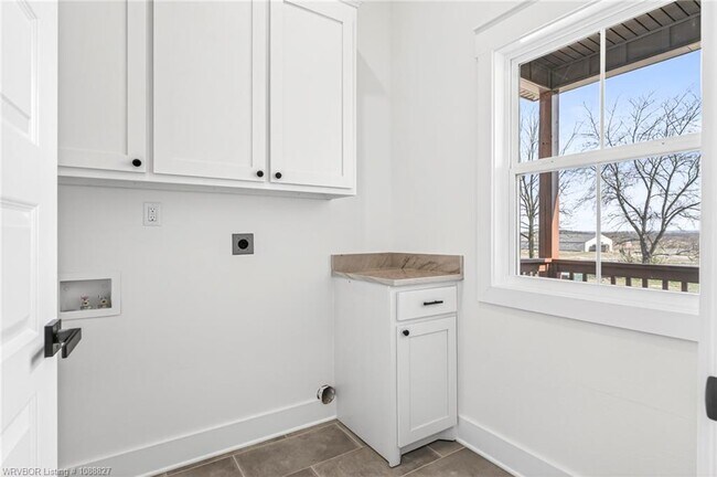 Building Photo - 6809 Fir St