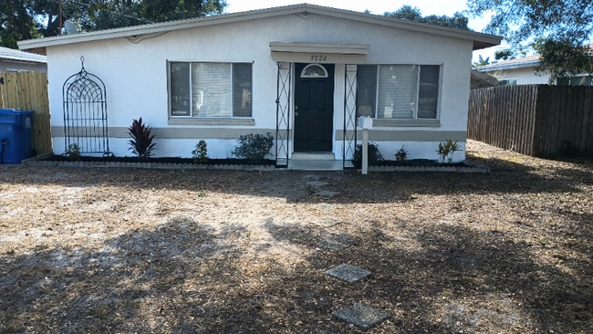 Building Photo - 7228 35th Ave N