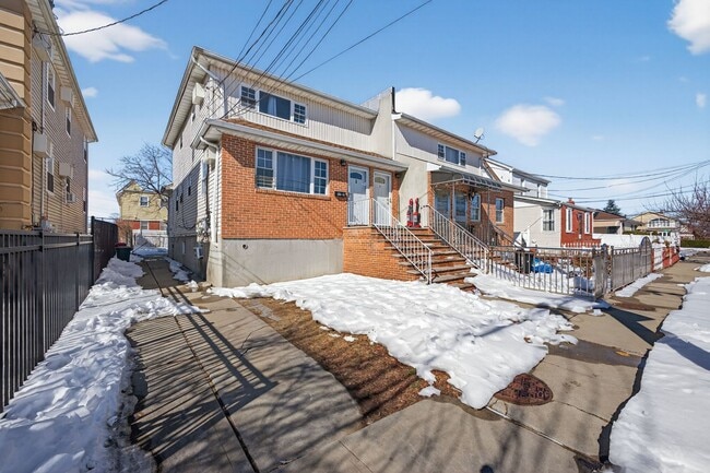 Building Photo - 147-20 226th St
