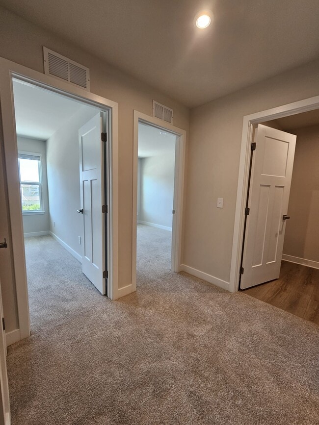 Building Photo - 336 Lograto Ln