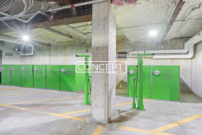 Building Photo - 9A Miner St. Unit 407