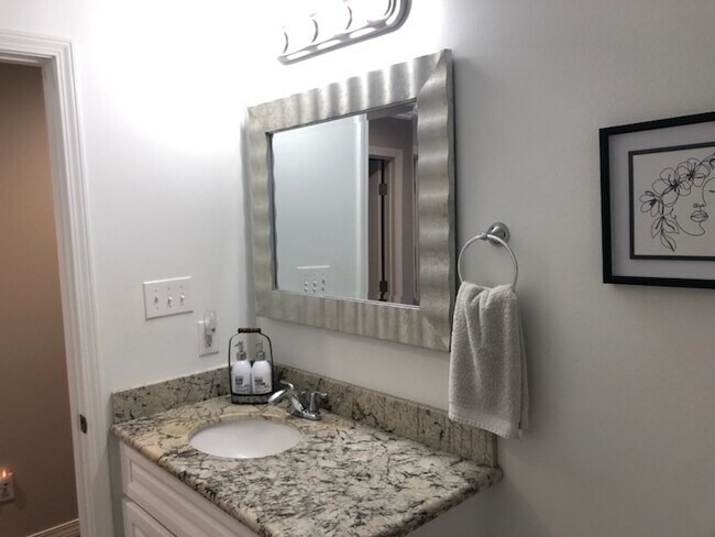 Building Photo - 124 Plantation Cir