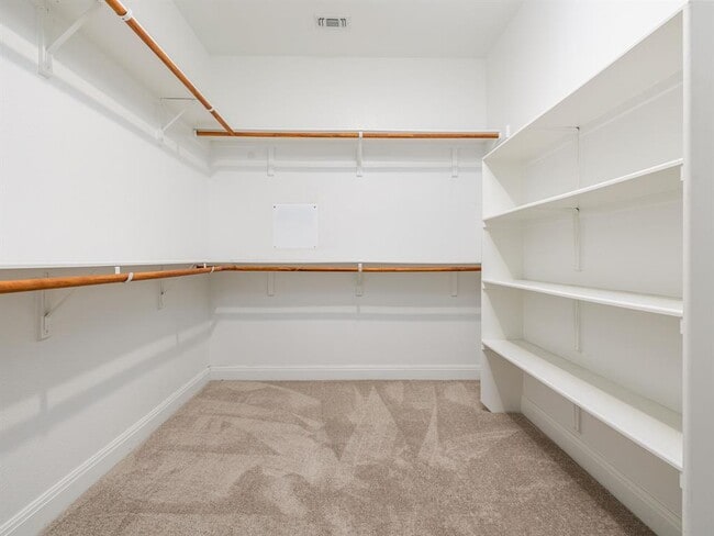 Building Photo - 904 Central Blvd