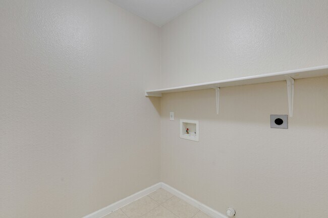 Building Photo - 1404 Baffin Cove