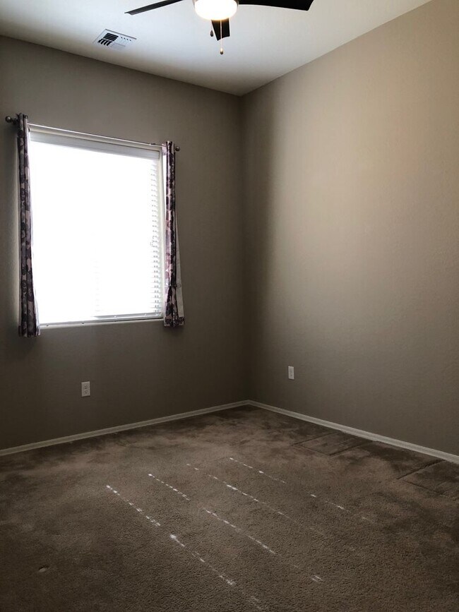 Building Photo - Corner Lot Charmer- Granville Amenities Included!