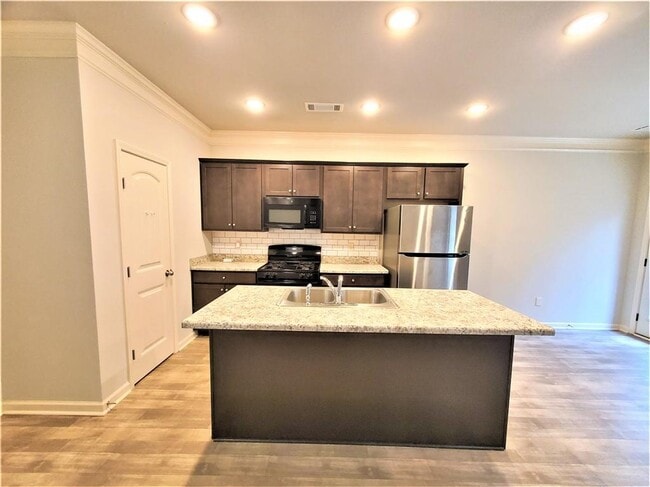 Building Photo - 349 Turtle Creek Dr