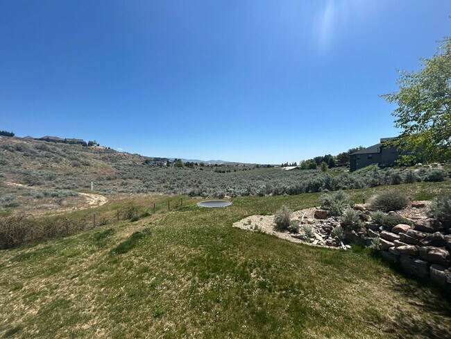 Building Photo - Luxury Living in StarView Estates - 4.98 A...