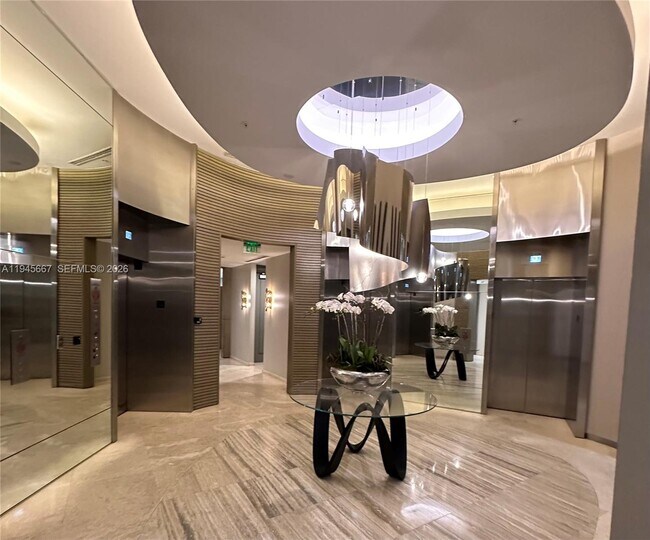 Building Photo - 10275 Collins Ave