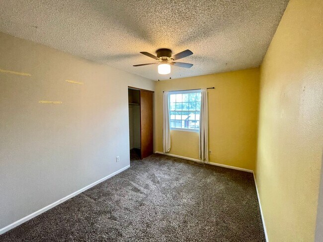 Building Photo - Charming 3-Bed Home Near CSU with Spacious...