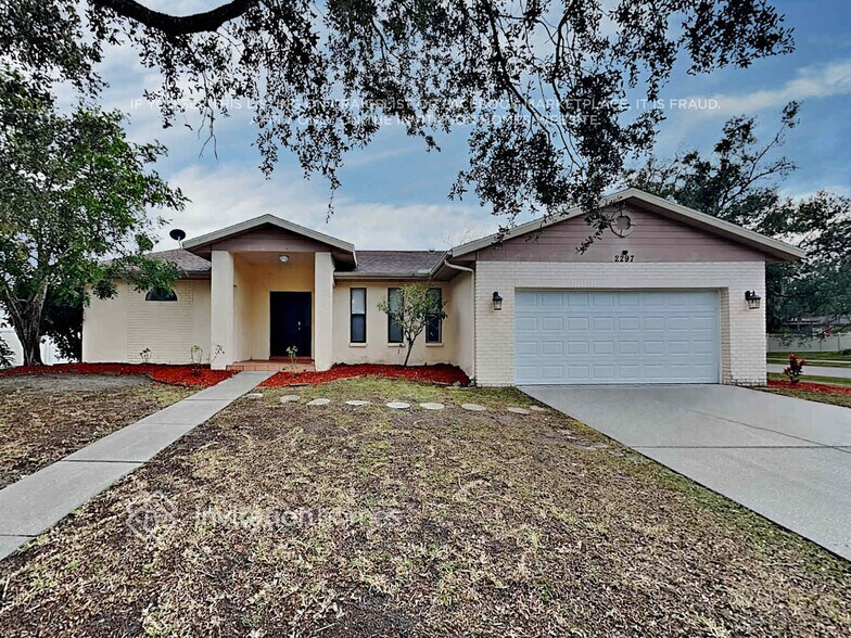 Primary Photo - 2297 Cork Oak St E
